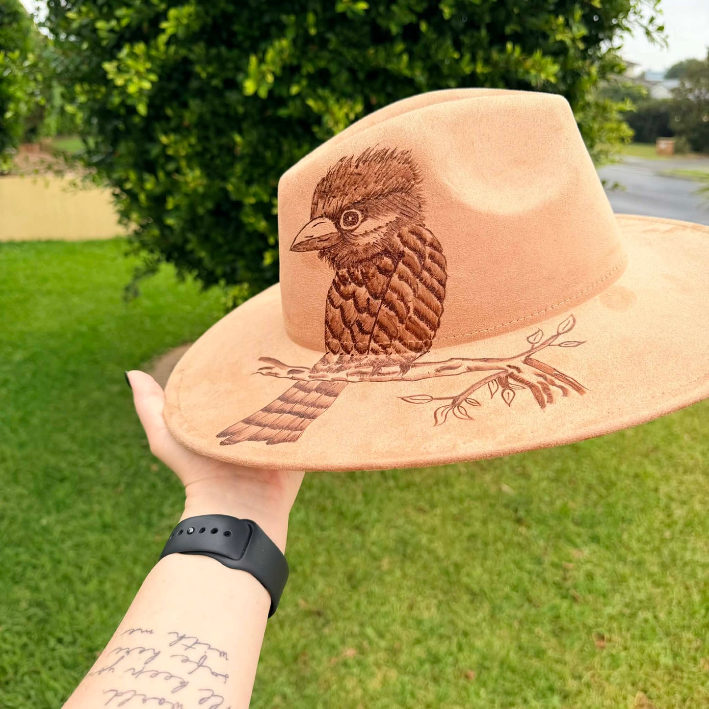 *NEW 1013 Brown w/ Kookaburra
