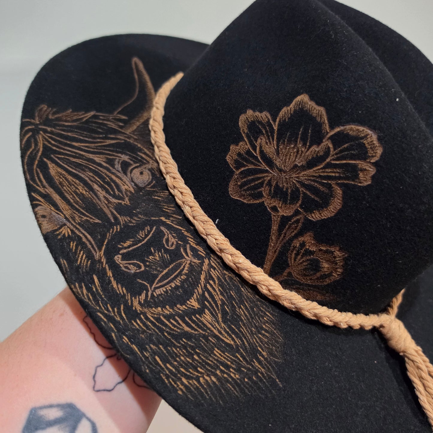 *NEW 029 Black Cow & Flower
