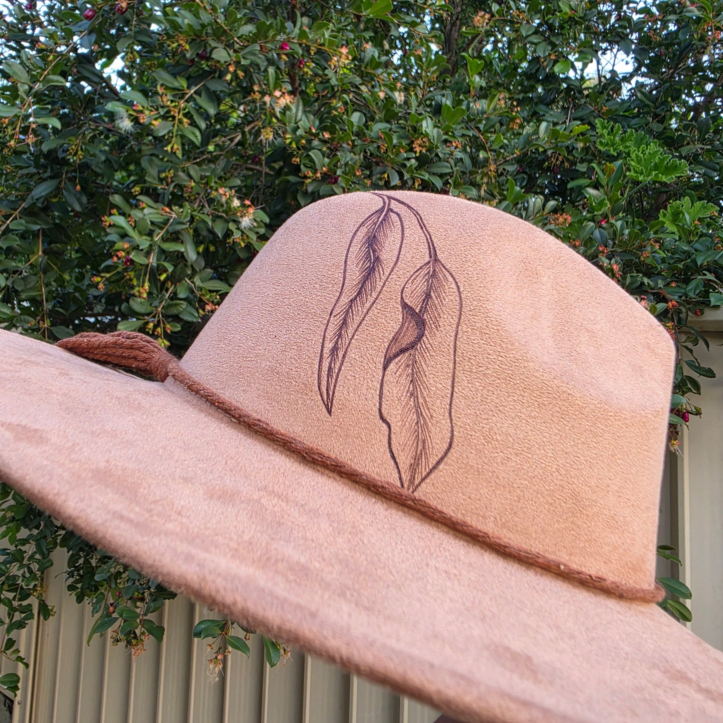 *NEW 018 Brown Kookaburra w/ Gum Leaves