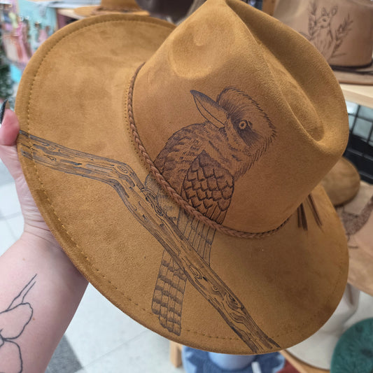 New* 032 Caramel Kookaburra (Planties In A Knot)
