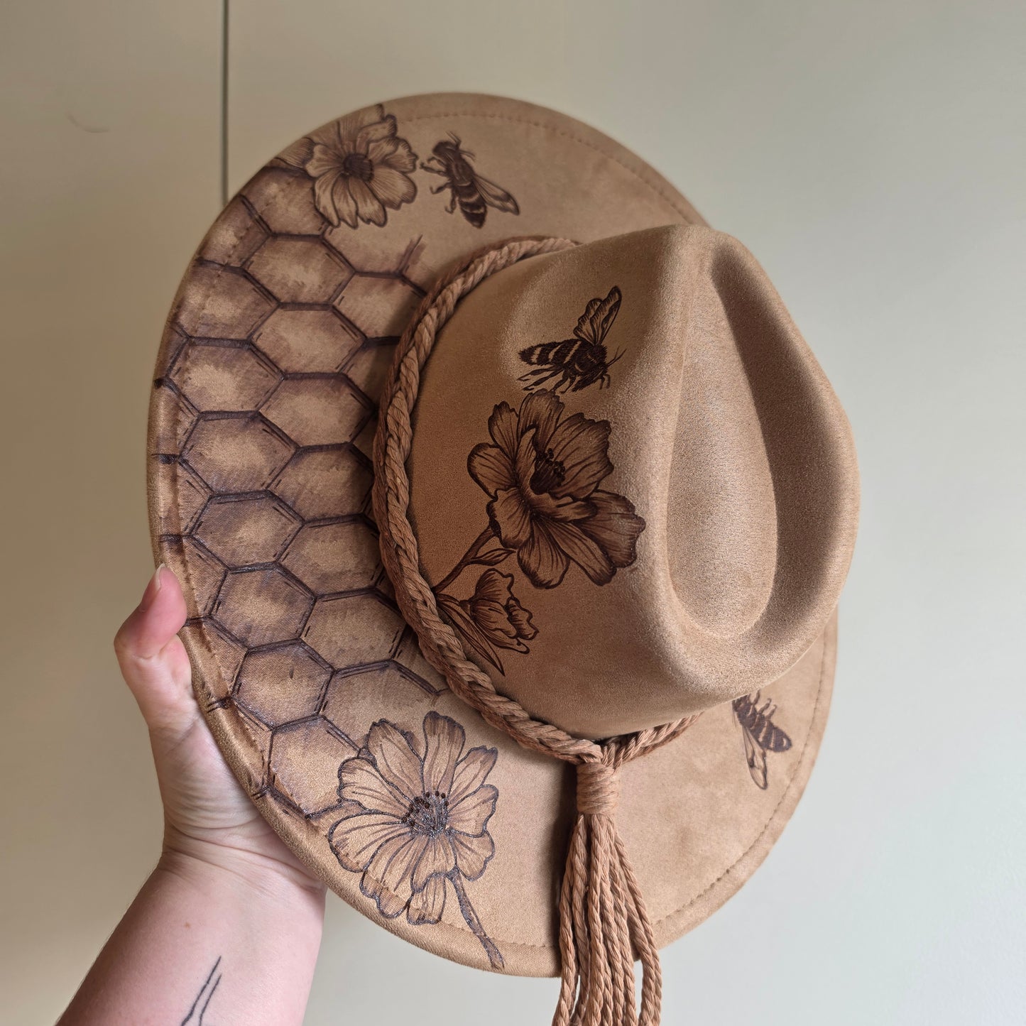 *NEW 025 Brown Bees & Florals