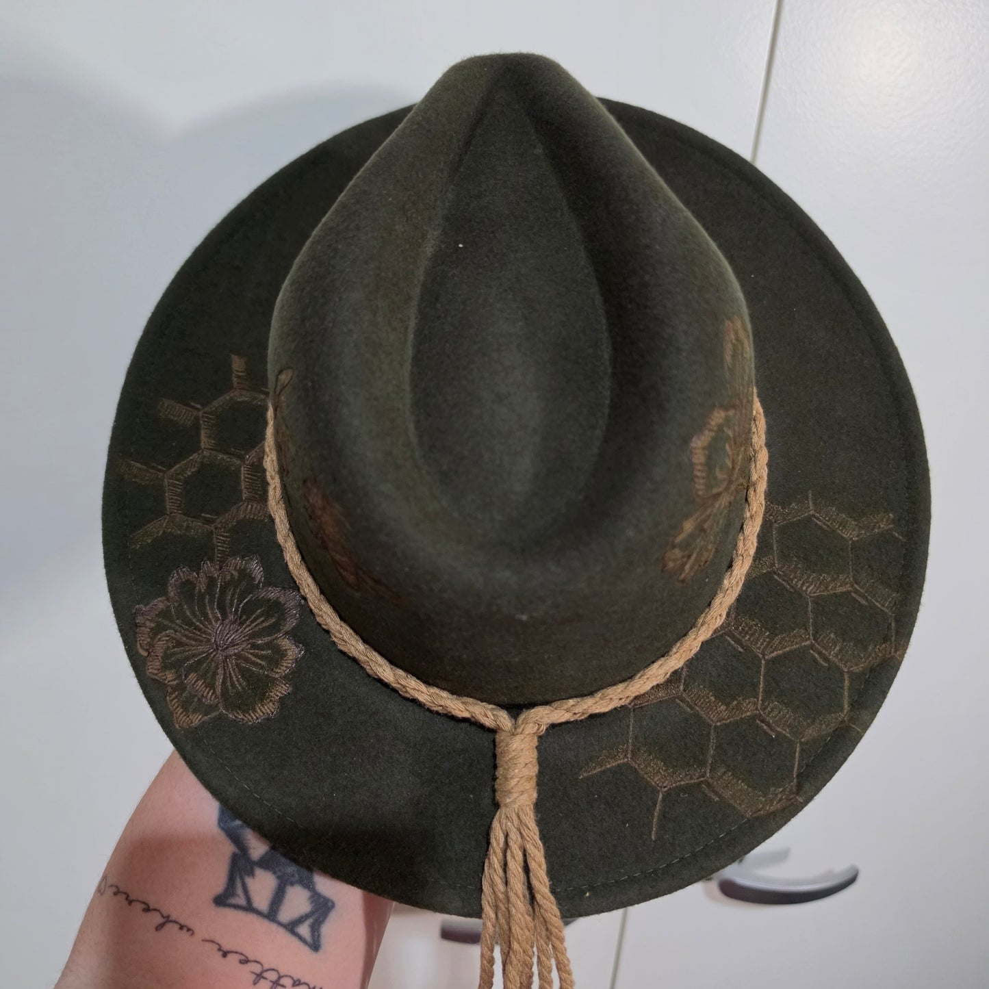 *NEW 028 Khaki Bees & Florals