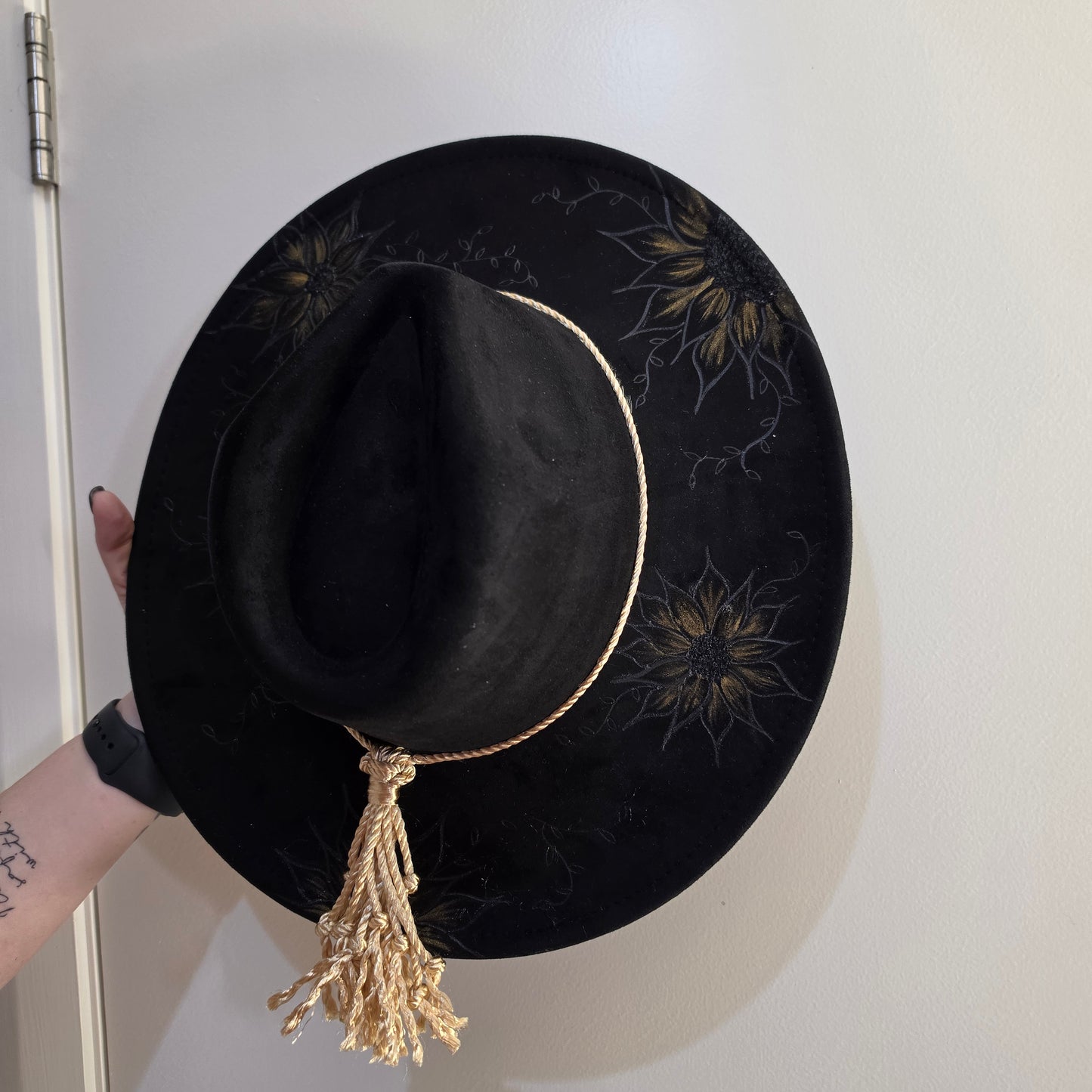 *NEW 1008 Black w/ Gold Sunflowers