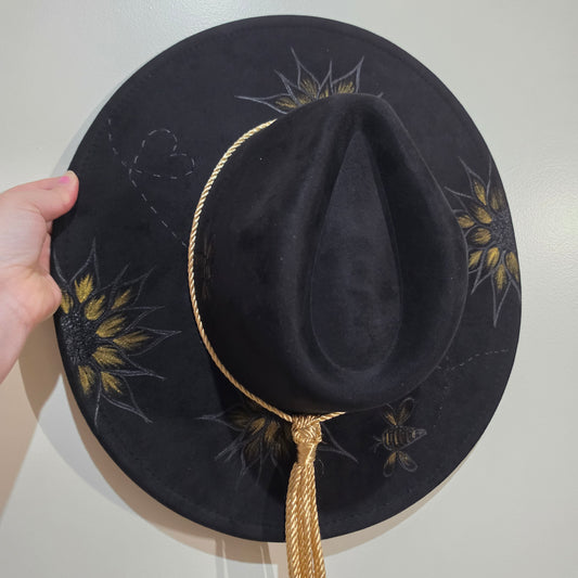 *NEW 1007 Black w/ Gold Sunflowers