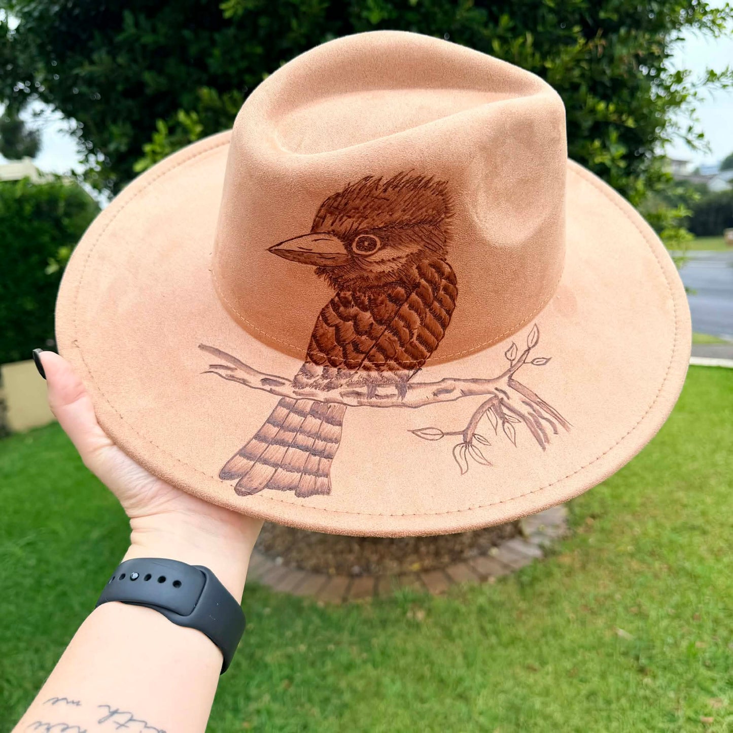 *NEW 1013 Brown w/ Kookaburra