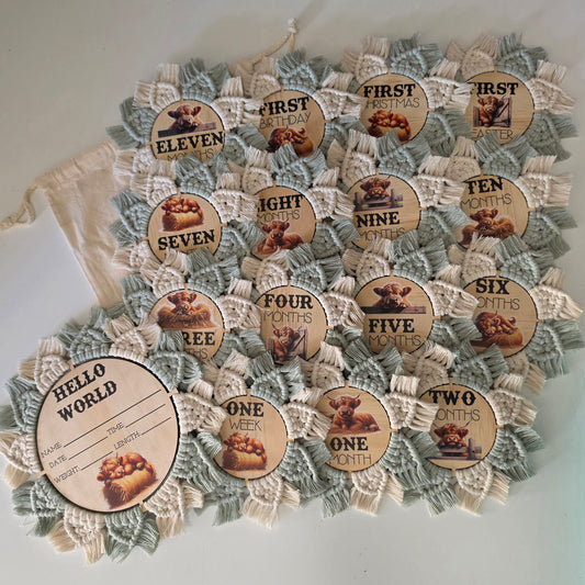 Round Highland Cow Milestone Discs