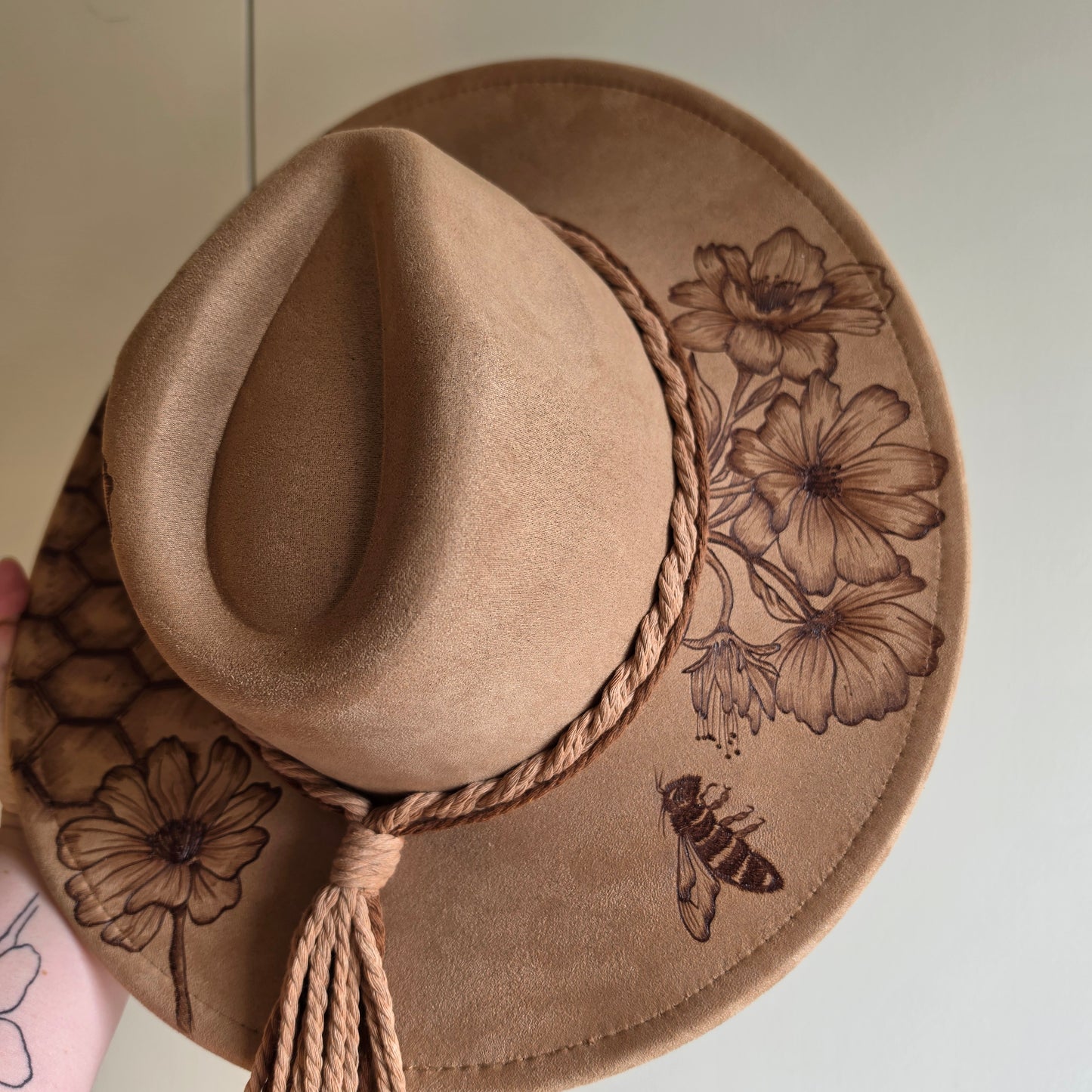 *NEW 025 Brown Bees & Florals