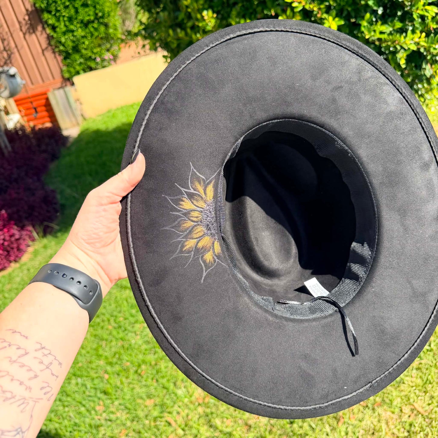 *NEW 1006 Black w/ Gold Sunflowers
