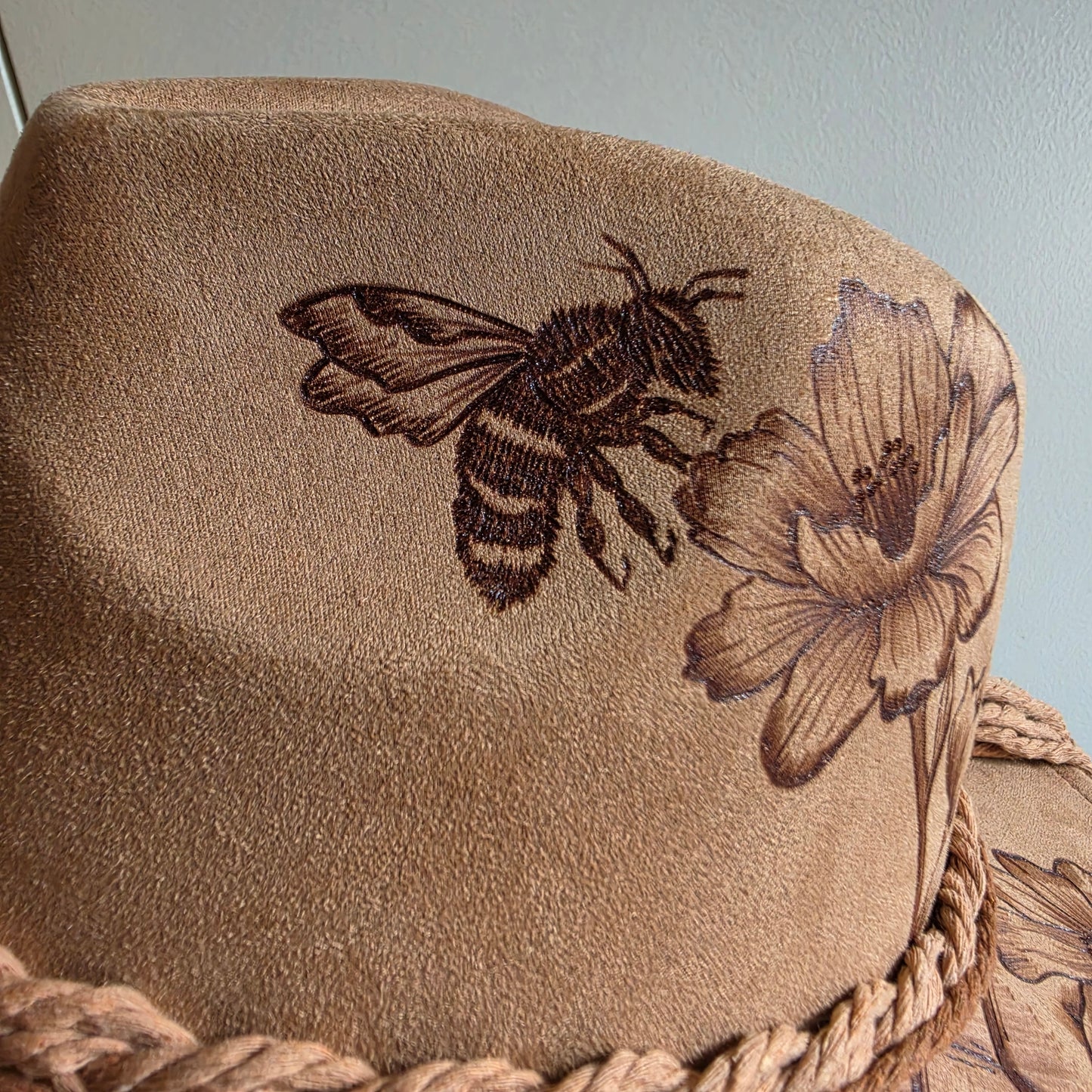 *NEW 025 Brown Bees & Florals