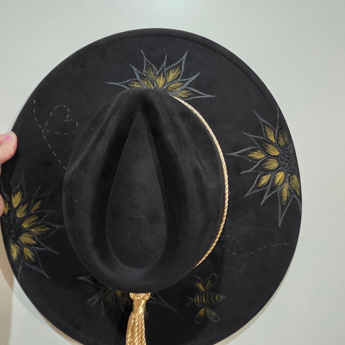 *NEW 1007 Black w/ Gold Sunflowers