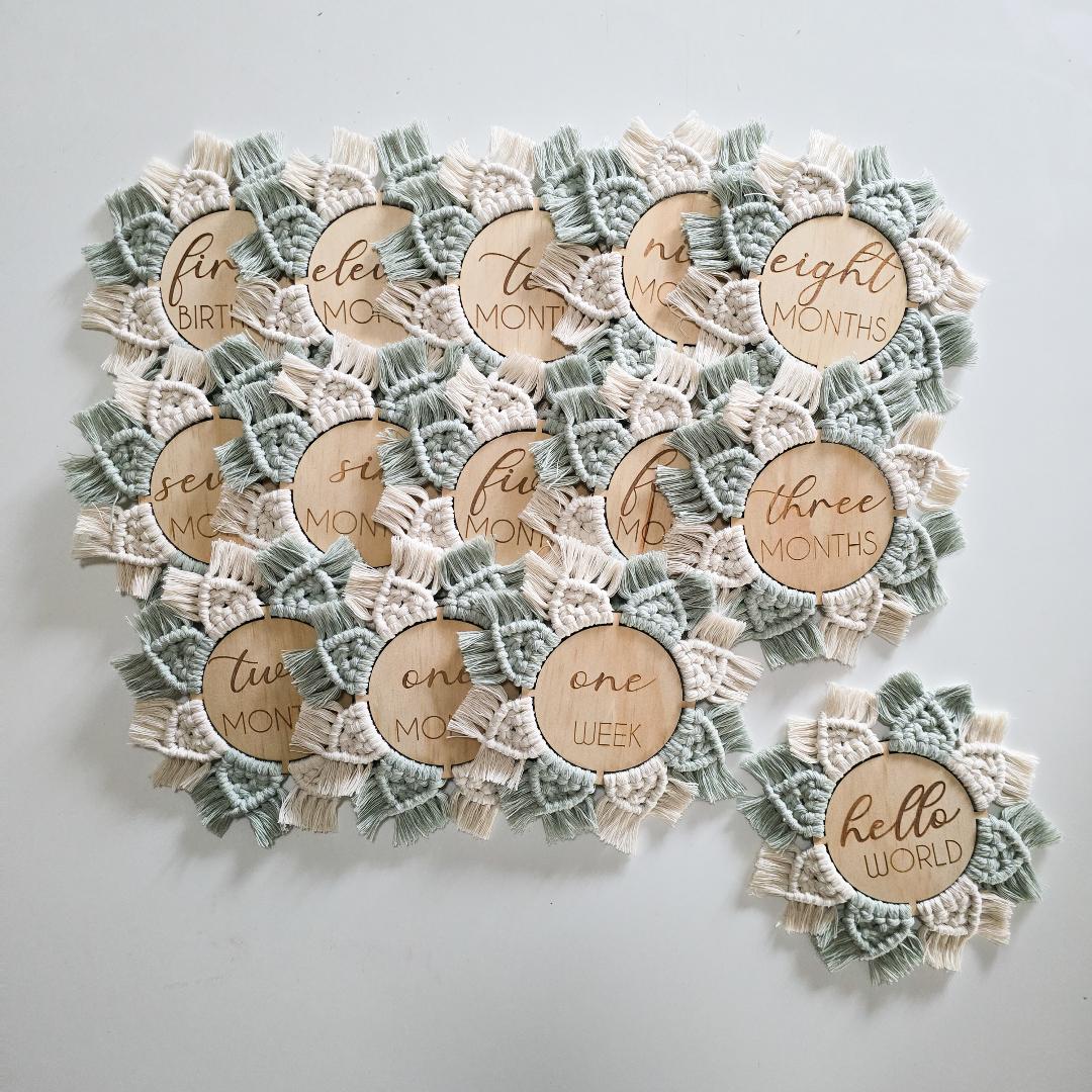 Custom Ashley B - Highland Cows in Round Set